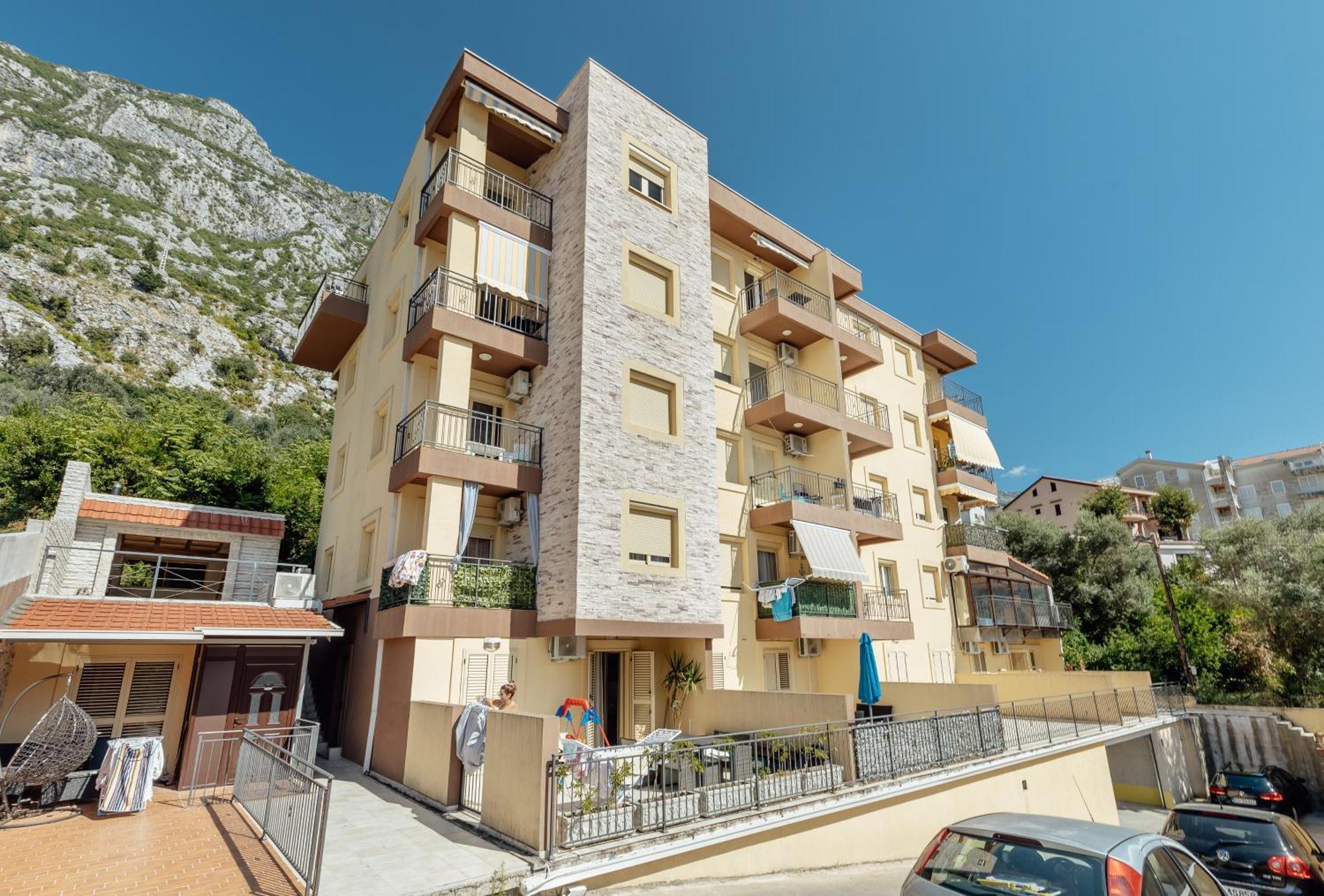 Maja Sea View Apartment Kotor